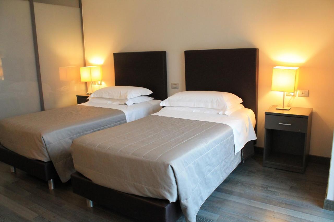 Park Hotel Sporting แตราโม ภายนอก รูปภาพ